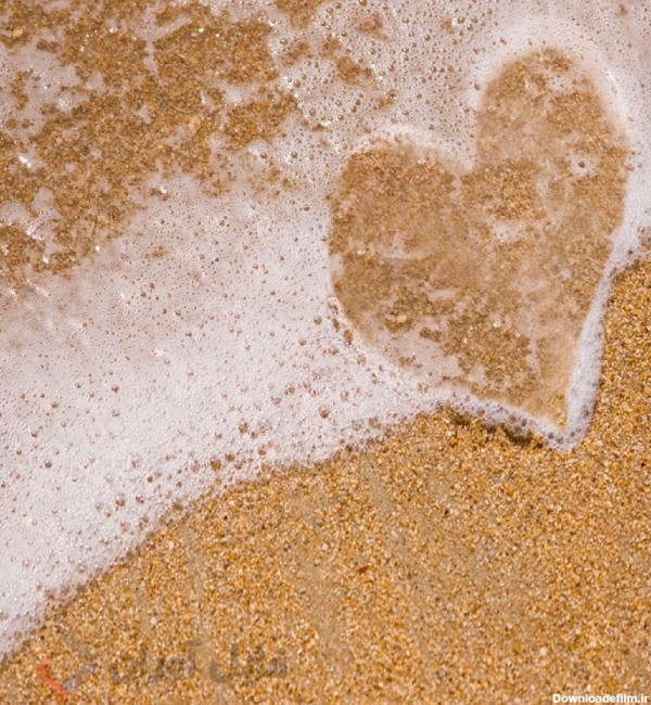 عکس قلب روی ماسه و آب دریا با کیفیت بالا | عاشقانه | فایل آوران