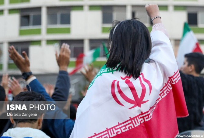 تصاویر: شادی مردم تهران پس از پیروزی ایران مقابل ولز | سایت ...
