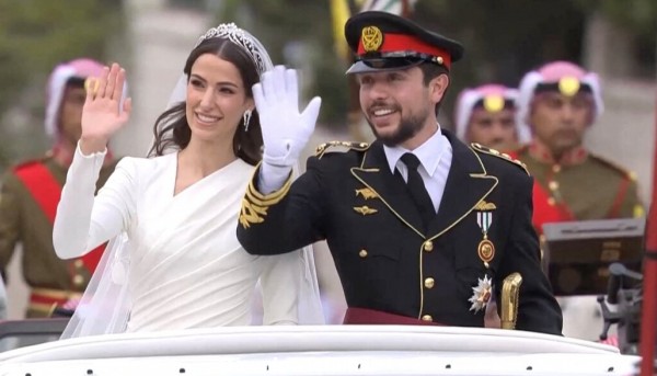 جزییات لباس عروس و داماد در مراسم ازدواج سلطنتی اردن (+عکس)
