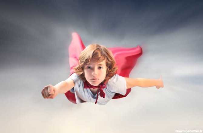 دانلود تصویر با کیفیت پسر پر قدرت در حال پرواز