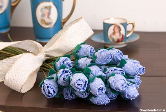 دسته گل رز نمدی را برای هدیه به همسرتان درست کنید