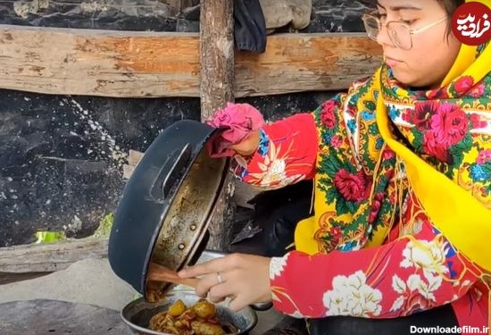 (ویدئو) فرآیند چشم نواز پخت پلو مرغ محلی به روش یک بانوی روستایی شمالی