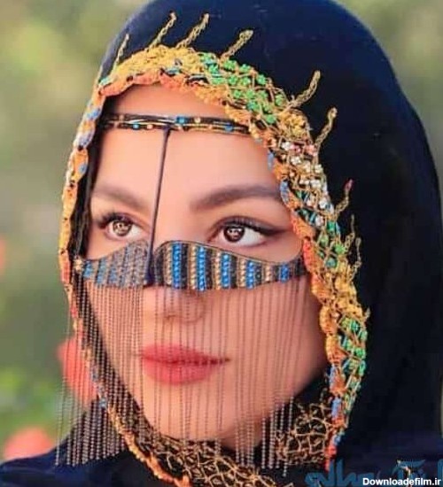 عکس محیا اسناوندی | محیا اسناوندی با شال و نقاب زنان بلوچی