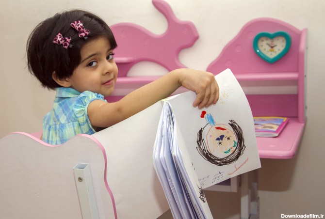 پرونده:Drawing baby girl, Children's paintings, Iranian Child ...