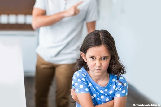 با کودک بی‌ ادب چه کنیم؟ ۵ راهکار برای رفتار با بچه بی‌ ادب