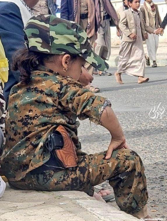 آخرین خبر | عکس/ یک دخترخردسال یمنی با لباس نظامی در راهپیمایی های ...