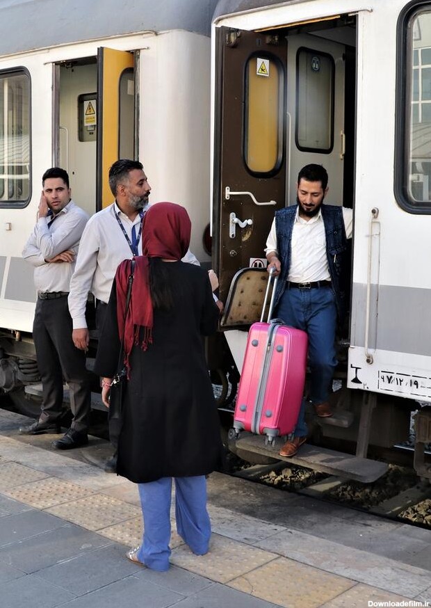ورود نخستین مسافران ایرانی با قطار به شهر وان ترکیه (+عکس)