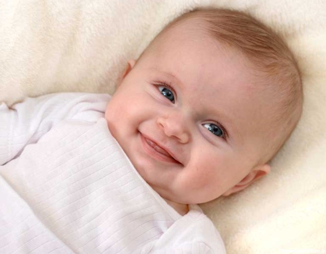 دانلود تصویر باکیفیت نوزاد ناز چشم رنگی و مو طلایی | تیک طرح مرجع ...