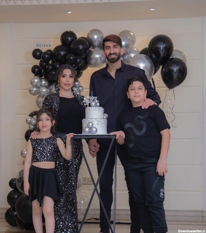 تصویری متفاوت از علیرضا بیرانوند کنار خانواده اش در جشن تولد ...