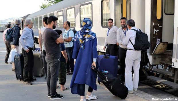ورود نخستین مسافران ایرانی با قطار به شهر وان ترکیه (عکس ...