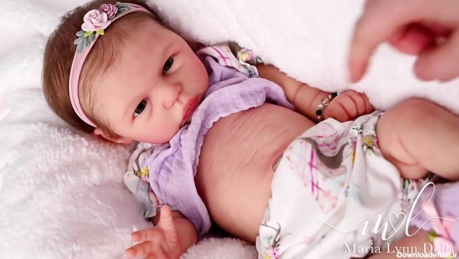 دختر بچه تازه متولد شده - نوزاد عروسکی