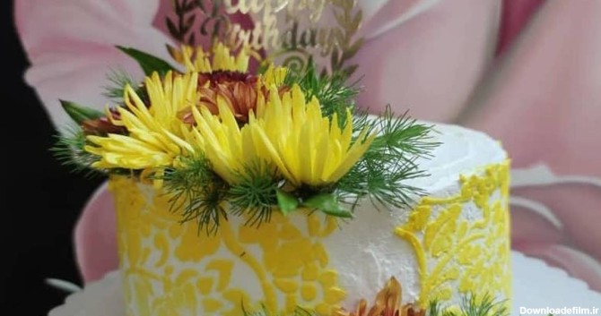 ایده تزیین کیک تولد با گل طبیعی