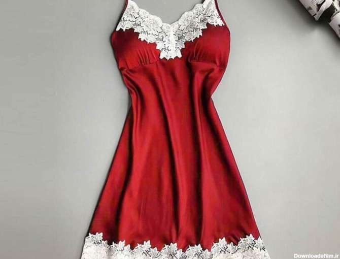 لباس خواب قرمز با تور سفید.