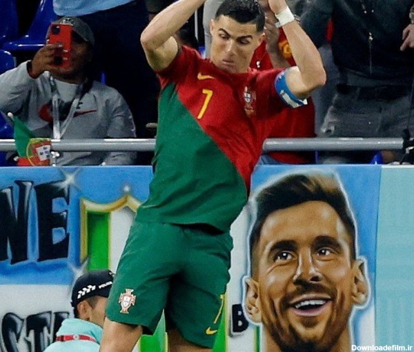 عکس؛ رونالدو و انجام خوشحالی ویژه‌اش مقابل پوستر مسی | فوتبالی