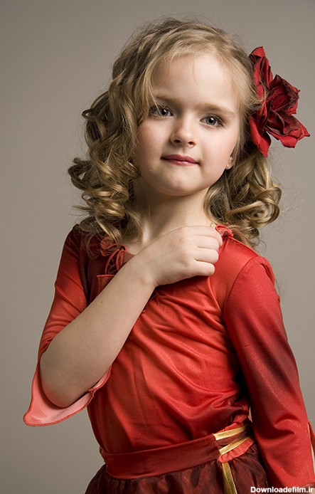 عکس مدل دختر با لباس قرمز - مسترگراف