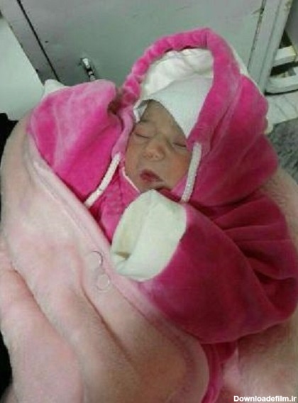 عکس/ کشف نوزاد یک روزه در سطل زباله در خمین
