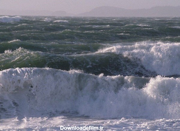 دریاهای جنوب طوفانی است؛ امواج ۳ متری در دریای عمان - خبرآنلاین