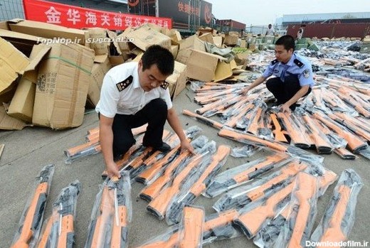 نابودی هزاران اسباب بازی در چین (عکس)