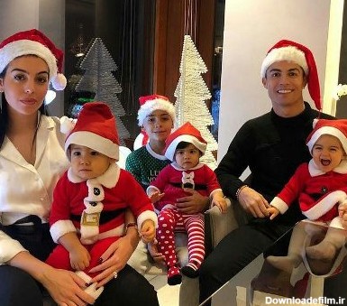 عکس: رونالدو در کنار همسر و 4 فرزندش در شب کریسمس