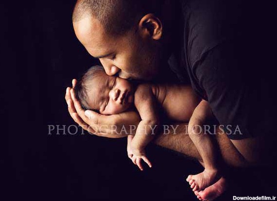 عکس دست نوزاد با پدر و مادر