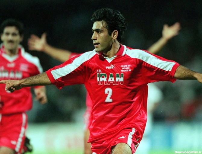 در جام جهانی 1998یکی از رنگ‌های لباس تیم ملی ایران قرمز بود.