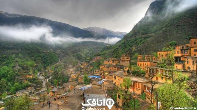 روستای پلکانی ماسوله که بین کوهستان پر از جنگل و درخت قرار دارد