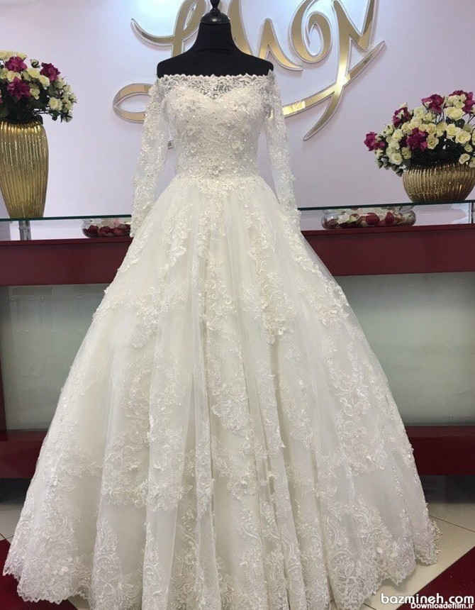 بزمینه | لباس عروس و کفش عروس