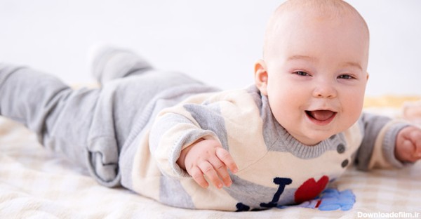 مراحل رشد نوزاد در 4 ماهگی | شرکت دارویی پوراطب گستر