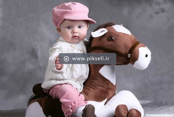 عکس با کیفیت از نوزاد و اسب
