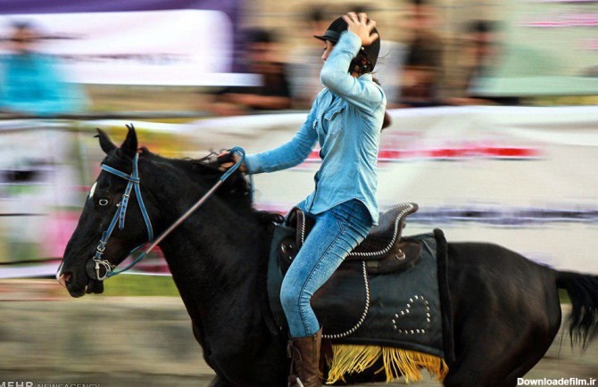 تصاویر | زنان کردستان در جشنواره بازی‌های محلی با اسب