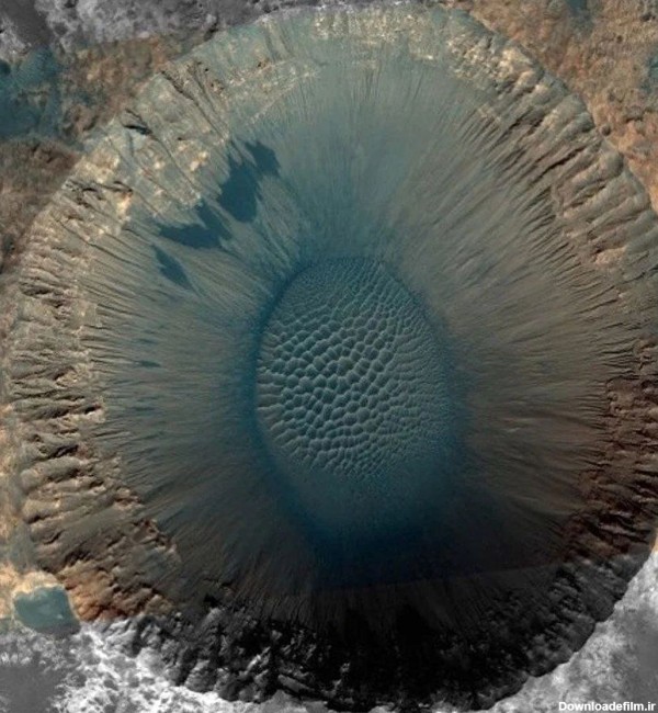 اصابت شهاب سنگ به مریخ + عکس | عکسی اعجاب انگیز از محل برخورد شهاب سنگ
