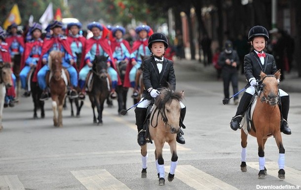 آخرین خبر | عکس/ رژه زنان و کودکان با صدها کره اسب