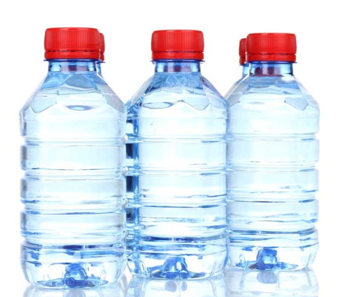 عکس لارج فرمت از بطری های آب معدنی در سه ردیف