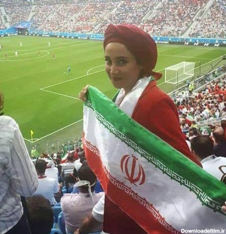 خوشحالی بهاره افشاری در ورزشگاه محل بازی ایران و مراکش! عکس
