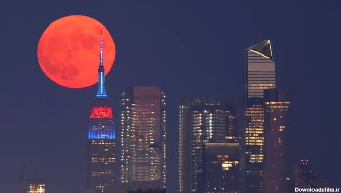 بزرگترین ماه قرمز فردا در آسمان طلوع می‌کند! +عکس