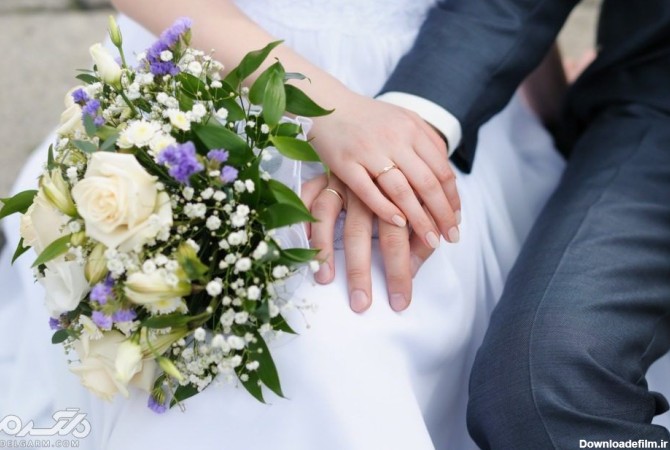 25 مدل از بهترین ژست عکس عروس با دسته گل طبیعی