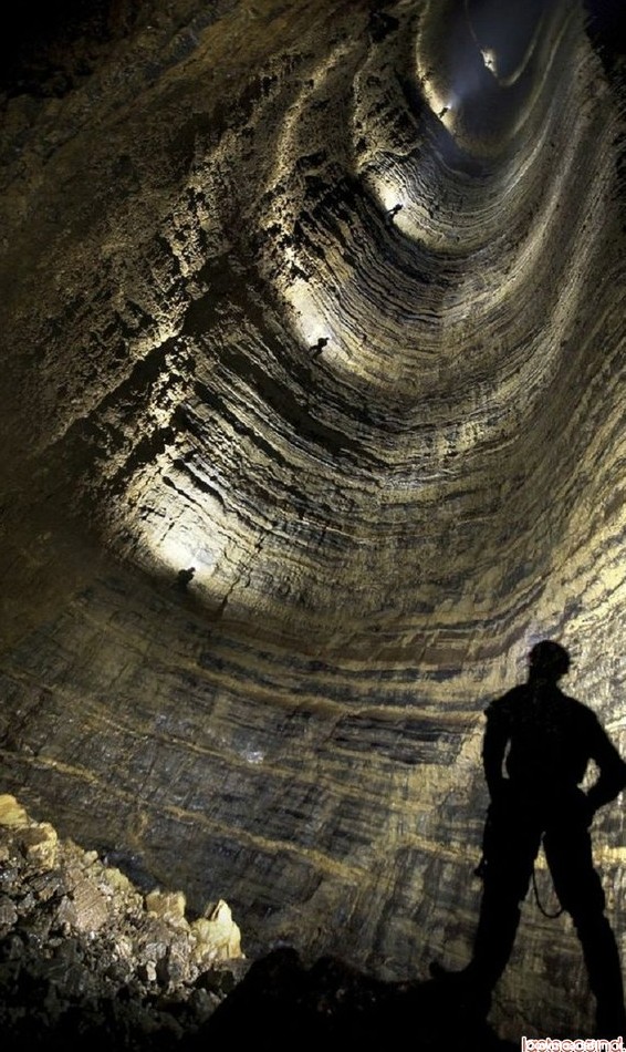 تصاویری باورنکردنی از غار کروبرا، عمیق‌ترین غار جهان - خبرآنلاین