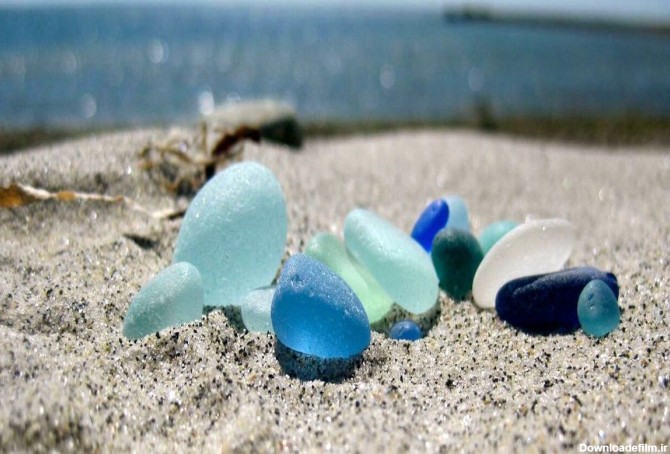 گنجینه ای از سنگ های درخشان، در سواحل شیشه ای | پایگاه خبری جماران