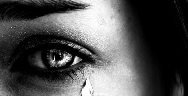دلایل اشک ریختن Tear