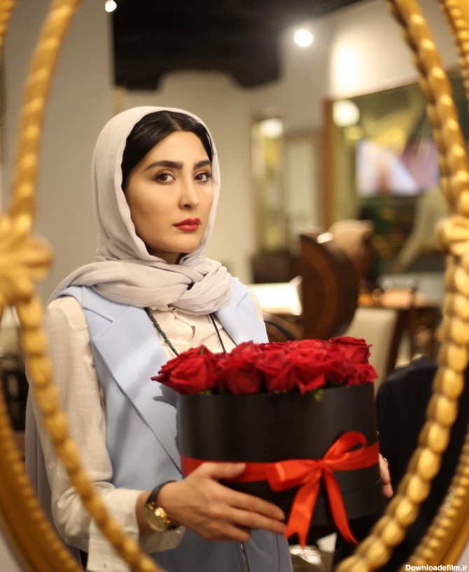 خبرگزاری آریا | چاپ خبر | عکس خاص مريم معصومي و يک بغل گل سرخ!