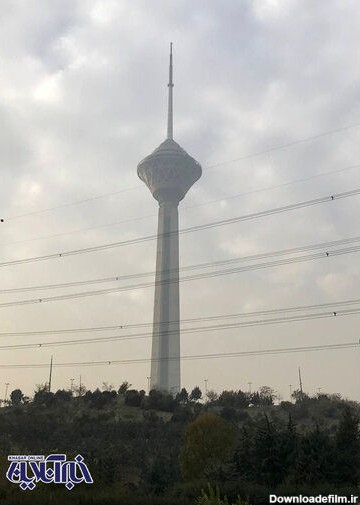 گرفتار شدن برج میلاد در میان گرد و غبار و آلودگی+عکس‌ها