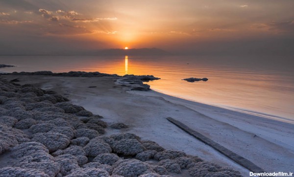 دریاچه ارومیه از زیباترین دریاچه های ایران