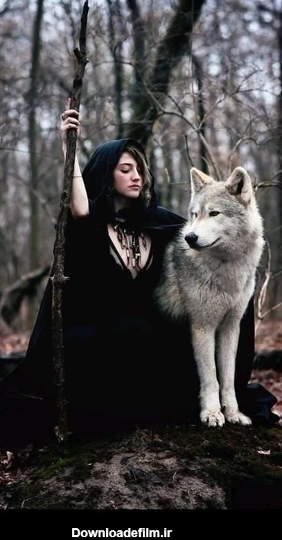 عکس دختر با گرگ زیبا