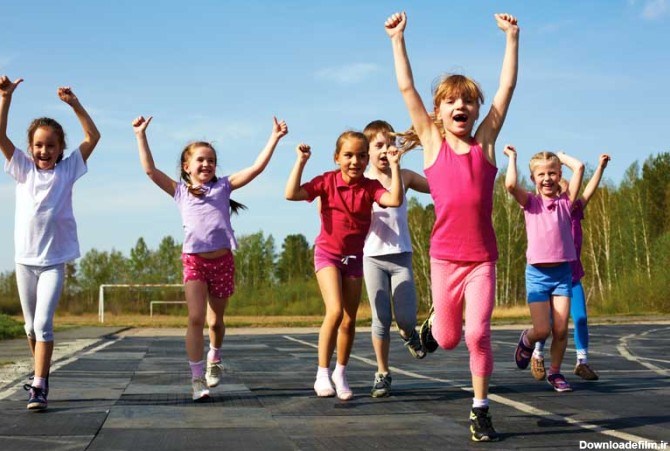 دانلود تصویر با کیفیت کودکان در حال ورزش کردن