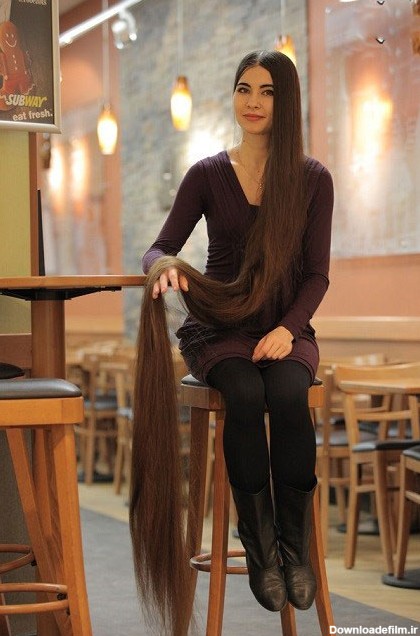دختری با موهای با ۲.۳ متری (+عکس)