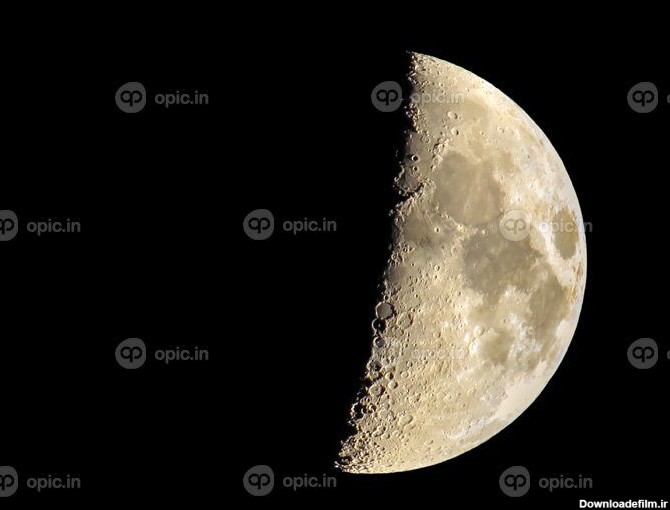 دانلود عکس هلال ماه در پس زمینه مشکی | اوپیک