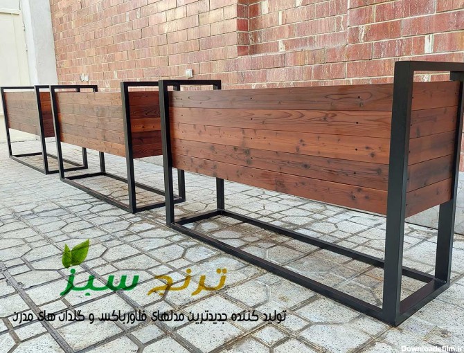 تولید گلدان چوبی برای پیاده رو کافی شاپ و رستوران