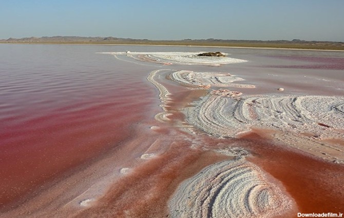 دریاچه نمک قم برای اولین بار سرخ شد + عکس
