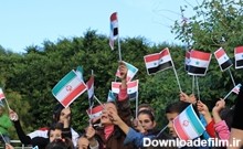 لوازم‌التحریر ایرانی در دست کودکان لاذقیه/پرچم ایران در دست یتیمان ...