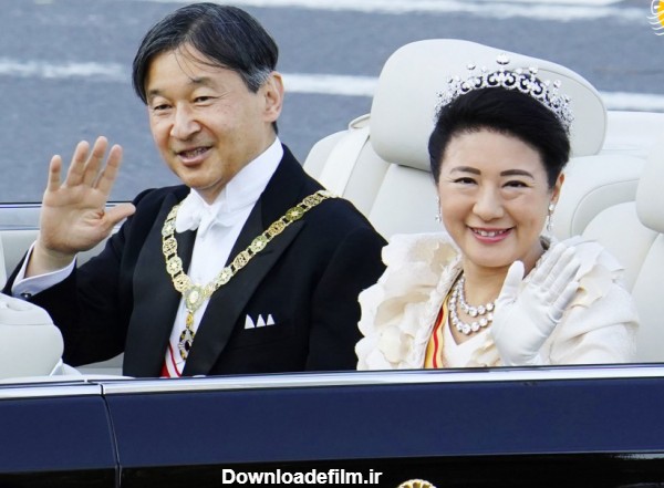 فرارو | (تصاویر) امپراتور و ملکه ژاپن در رژه تکیه زدن به تخت سلطنت